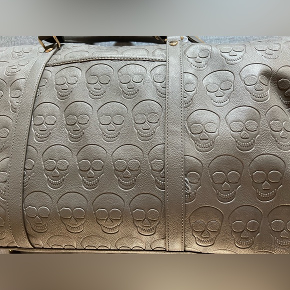 Sac à Main Fourre-tout Betsey Johnson Motif Crâne - Crème Simili Cuir - Taille Extra Large - Neuf Avec étiquettes
